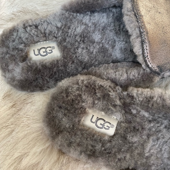 UGG Women Slippers Metallic Charcoal Gray Size 5 - Picture 2 of 7